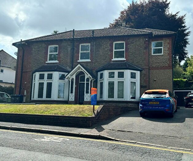2 Bedroom Flat To Rent In Valley Road, Kenley, Surrey, CR8