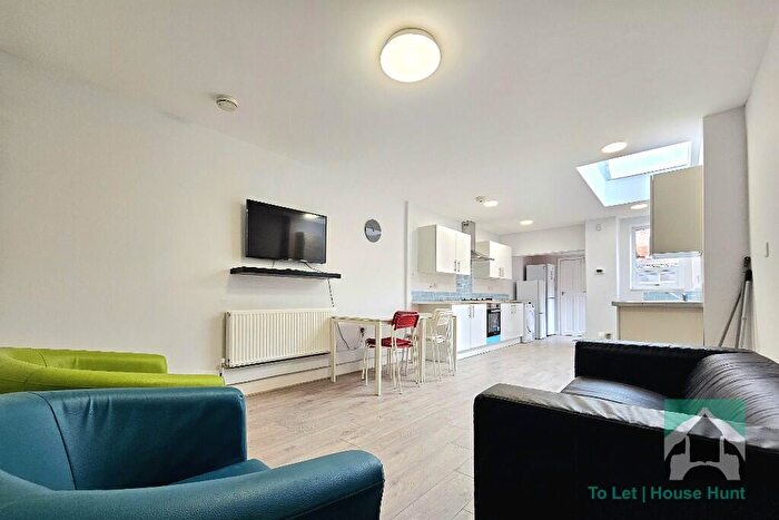 5 Bedroom Terraced House To Rent In Hubert Road, Birmingham, B29