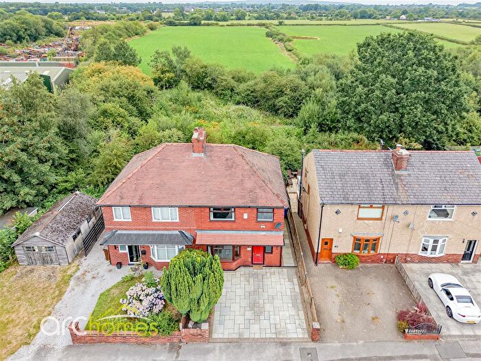 3 Bedroom Semi-detached House For Sale In Wigan Road, Atherton, Manchester, M46