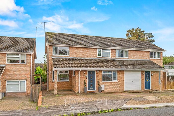 4 Bedroom Semi-Detached House For Sale In Leicester Close, Ipswich, IP2