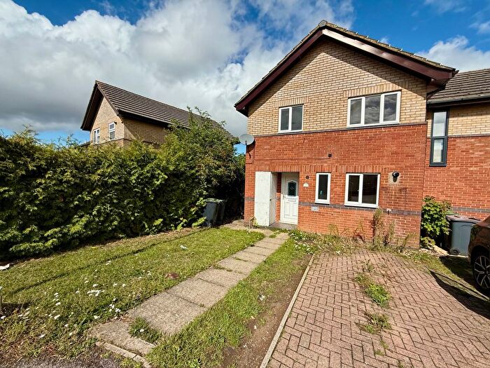 2 Bedroom Property To Rent In Heacham Close, Luton, LU4