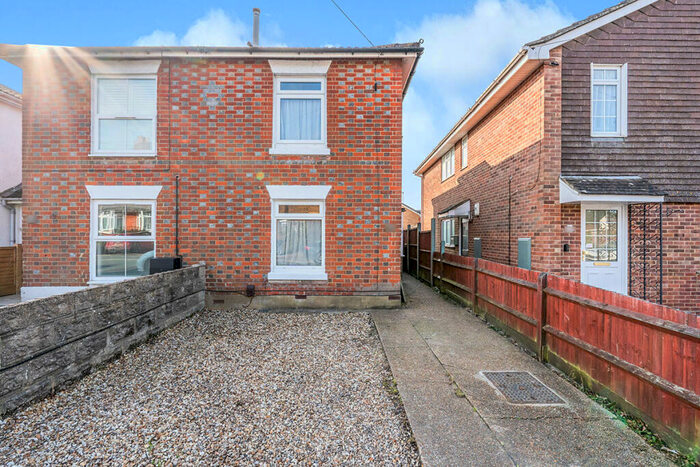 3 Bedroom Semi-Detached House To Rent In Almatade Road, Southampton, Hampshire, SO18