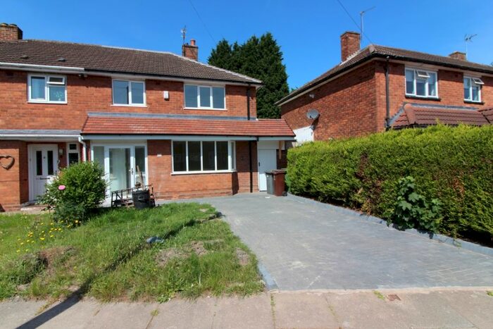 3 Bedroom Semi-Detached House To Rent In Hylstone Crescent, Wednesfield, Wolverhampton, WV11