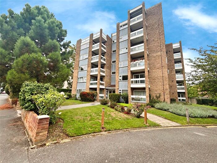 2 Bedroom Flat For Sale In Oak Hill Road, Surbiton, KT6