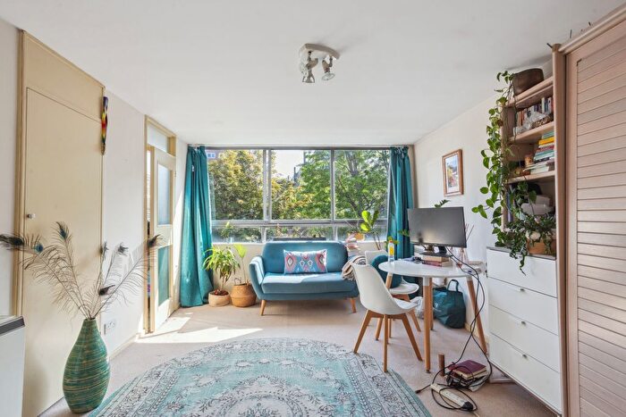 Studio To Rent In Howson Terrace, Richmond Hill, Richmond, TW10