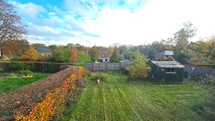 3 Bedroom Semi Detached House For Sale In Heather Cottages, Broadlayings, Newbury, RG20