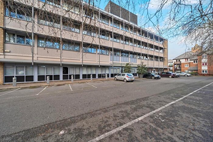 1 Bedroom Flat For Sale In Between Towns Road, East Oxford, OX4