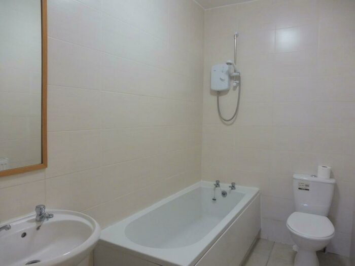 2 Bedroom Flat To Rent In Broadstone Road, Birmingham, B26
