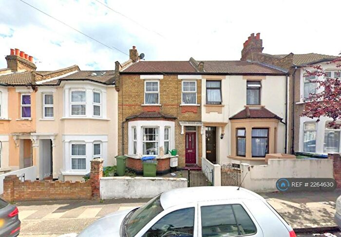 4 Bedroom Terraced House To Rent In Kashgar Road, London, SE18