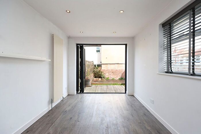 4 Bedroom Terraced House For Sale In York Avenue, Bristol, BS7