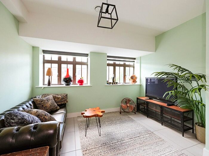 2 Bedroom Flat For Sale In Colston Avenue, City Centre, BS1