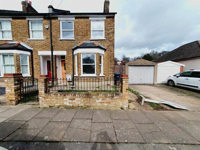4 Bedroom Property To Rent In Cedar Park Road, Enfield, EN2