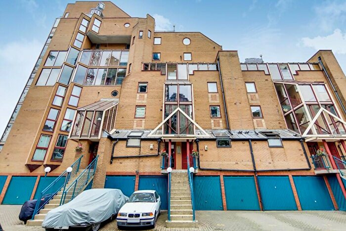 3 Bedroom Apartment To Rent In Asher Way, London, E1W
