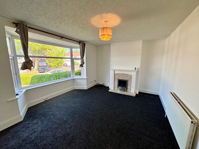 3 Bedroom House To Rent In The Grove, Northfield, B31