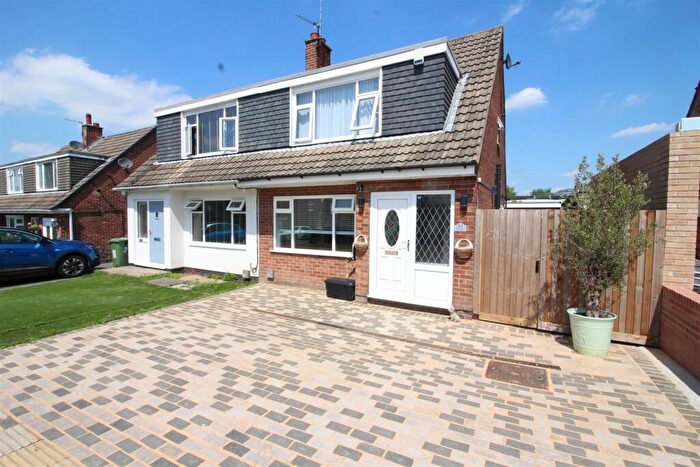 3 Bedroom Semi-Detached House For Sale In Denesway, Garforth, Leeds, LS25