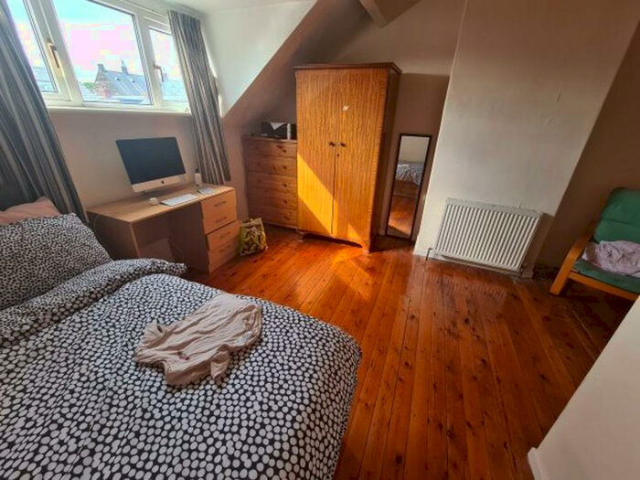 2 Bedroom House To Rent In Granby View, Leeds, LS6