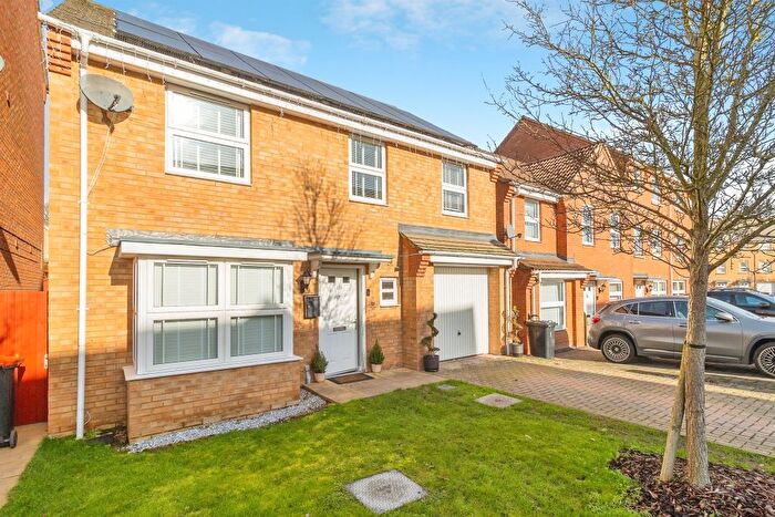 4 Bedroom Detached House For Sale In Drakes Avenue, Leighton Buzzard, LU7