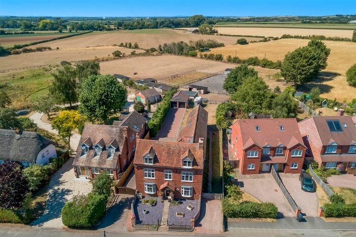 6 Bedroom Detached House For Sale In Broadway Lane, Fladbury, Pershore, Worcestershire, WR10