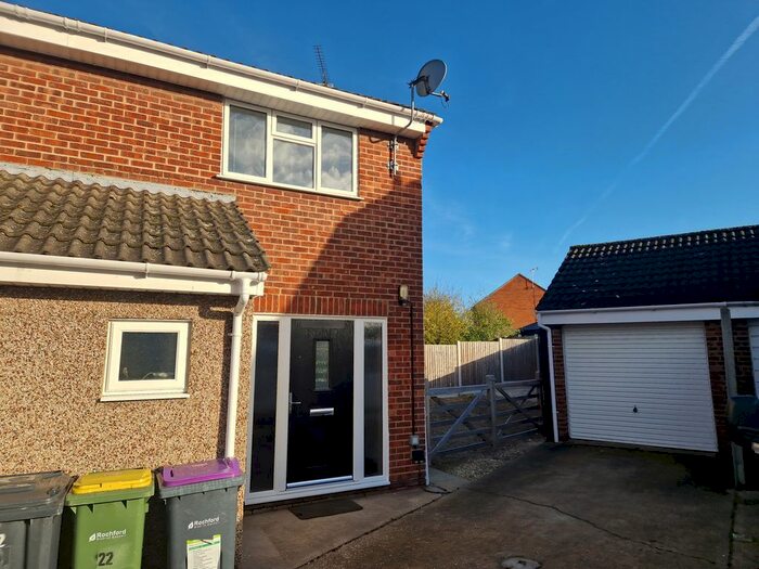 2 Bedroom Semi-Detached House To Rent In Tillingham Way, Rayleigh, SS6