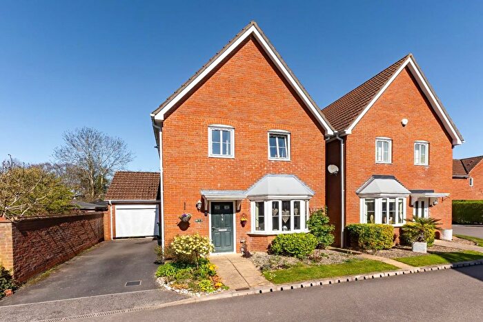 3 Bedroom Detached House For Sale In The Burnhams, Aston Clinton, HP22