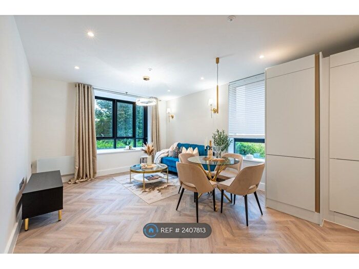 2 Bedroom Flat To Rent In Solomons Hill, Rickmansworth, WD3