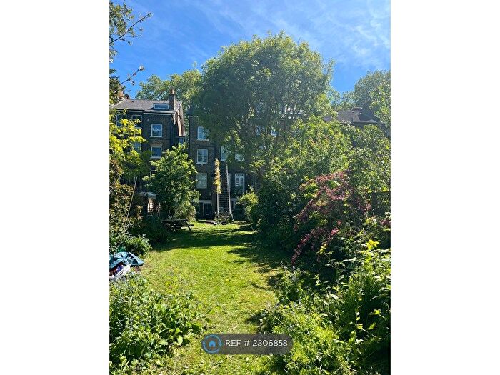 Studio To Rent In East Dulwich Road, London, SE22