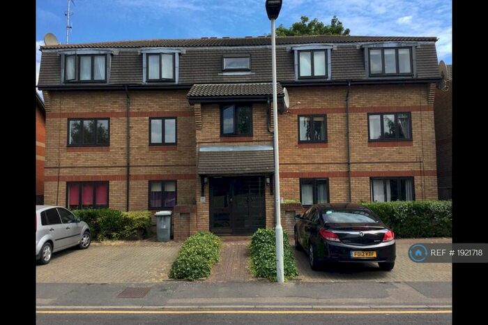 1 Bedroom Flat To Rent In Magpie Close, London, E7