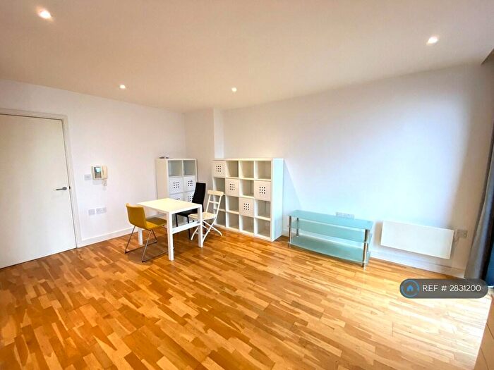 Studio To Rent In Piccadilly Place, Manchester, M1