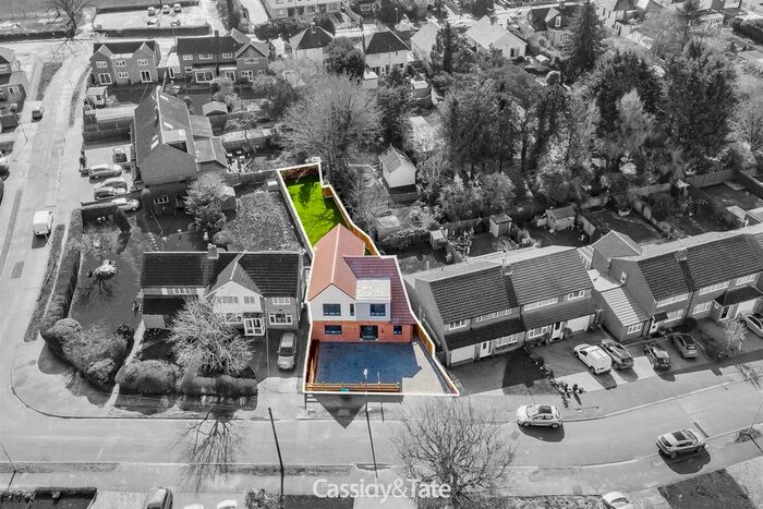 4 Bedroom Detached House To Rent In Morris Way, London Colney, St. Albans, AL2