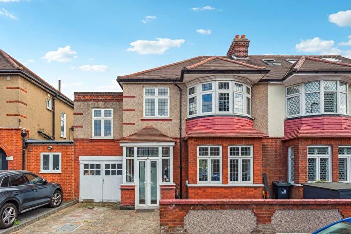 4 Bedroom Semi-detached House For Sale In Cawdor Crescent, W7