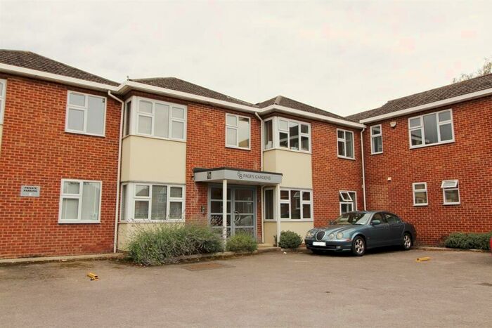 Apartment To Rent In Pages Gardens, Reading Road, Reading, RG8