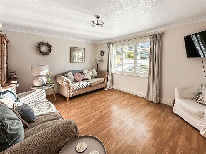 3 Bedroom Terraced House For Sale In Lowenek Close, Falmouth, TR11