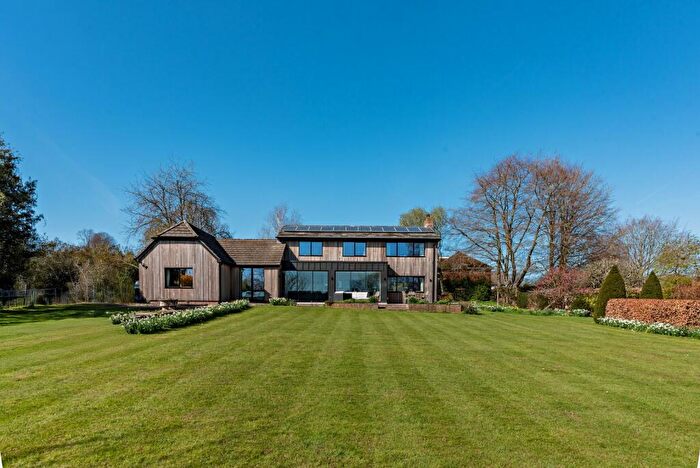 4 Bedroom Detached House For Sale In Shelley Close, Itchen Abbas, Winchester, Hampshire, SO21