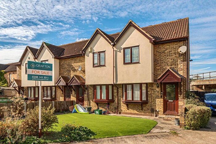 2 Bedroom End Of Terrace House For Sale In Turners Meadow Way, Beckenham, BR3