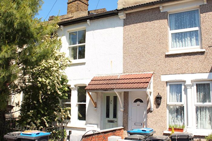 2 Bedroom Terraced House To Rent In Cresswell Road, South Norwood, London, SE25