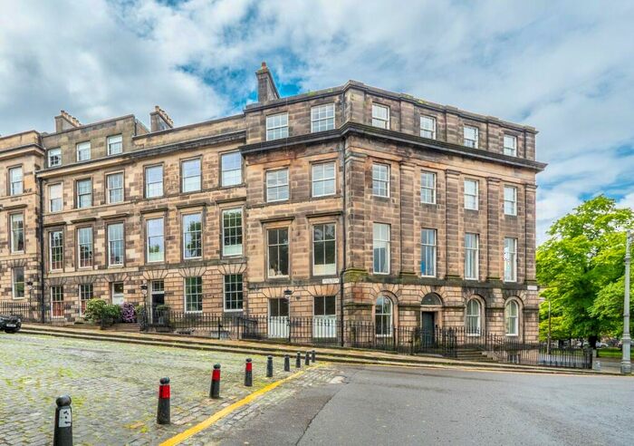 2 Bedroom Flat To Rent In Glenfinlas Street, Edinburgh, EH3