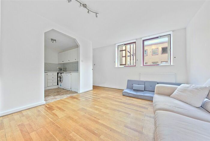 2 Bedroom Flat To Rent In Cape Yard, Tower Bridge, E1W