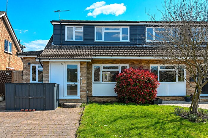 3 Bedroom Semi Detached House For Sale In Broomfield Close, Guildford, Surrey, GU3