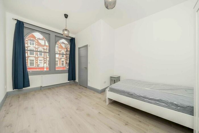Studio To Rent In Muswell Hill Broadway, London, N10