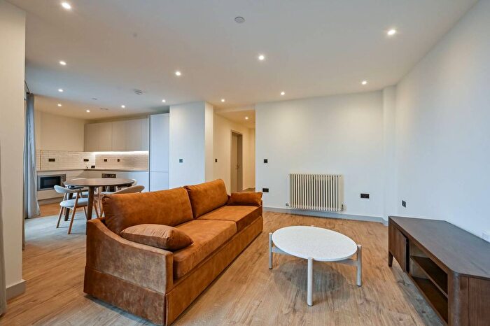 2 Bedroom Flat To Rent In Selbourne Road, Walthamstow, E17