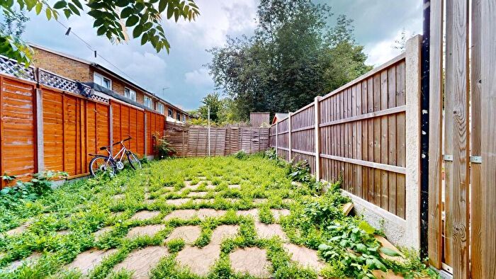 4 Bedroom Apartment To Rent In Whitechapel, London, E1