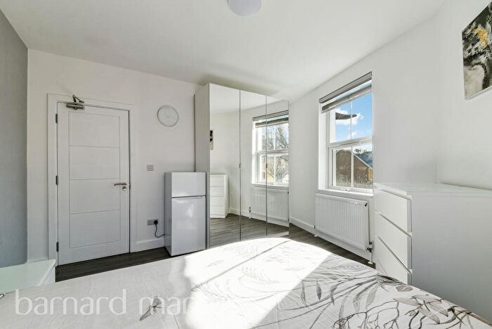 Studio To Rent In Lind Road, Sutton, SM1