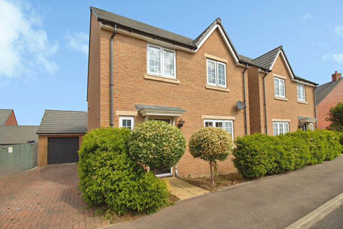 4 Bedroom Detached House For Sale In Brewton Drive, Deeping St James, PE6