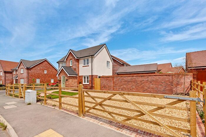 3 Bedroom Detached House For Sale In Roylands, Stoke Mandeville, HP22