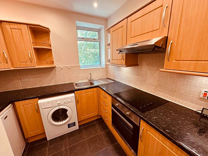 1 Bedroom Flat To Rent In Queens Avenue, London, N10