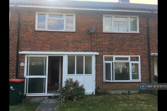 4 Bedroom Terraced House To Rent In Crossways Close, Crawley, RH10