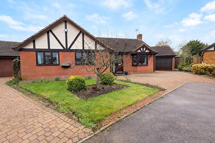 3 Bedroom Detached Bungalow For Sale In Thorpe Gardens, Hockley, Essex, SS5