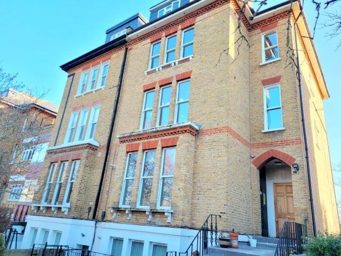 Studio To Rent In The Gardens, East Dulwich, London, SE22