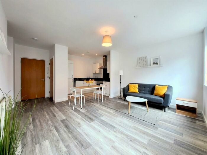 1 Bedroom Flat To Rent In John Street, Stockport, SK1