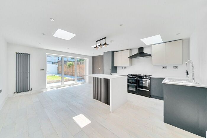 2 Bedroom Flat For Sale In Mansell Road, Acton, London, W3